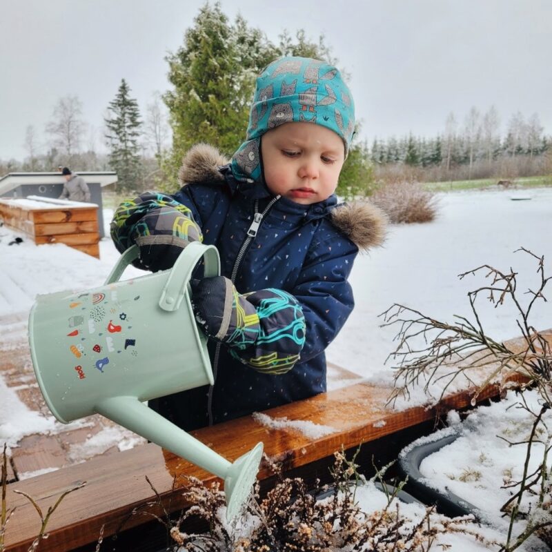 Laste kastekann, metallist