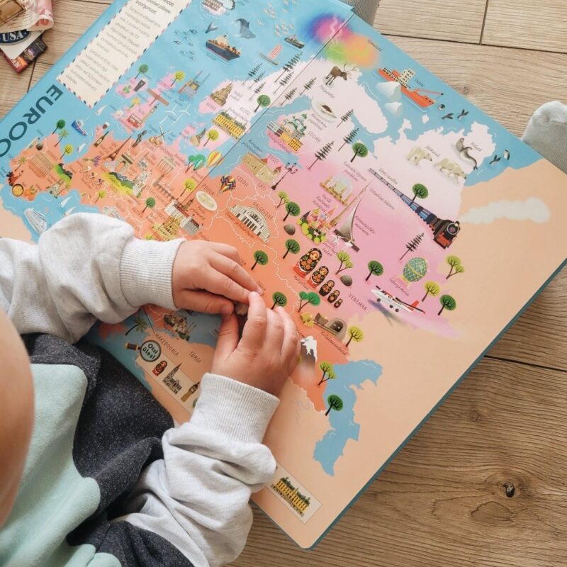 "Kuus maailmajagu" raamat