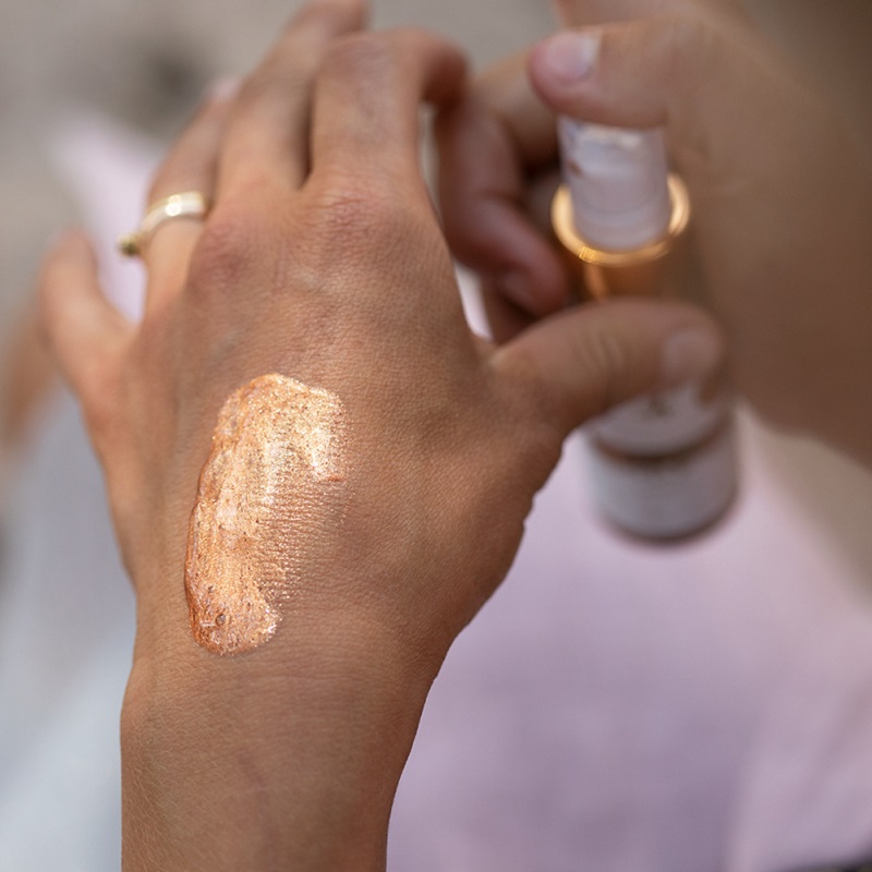 Superniisutav ja sädelev losjoon kogu kehale looduslik sädelev kehakreem hoia homespa eesti looduskosmeetika