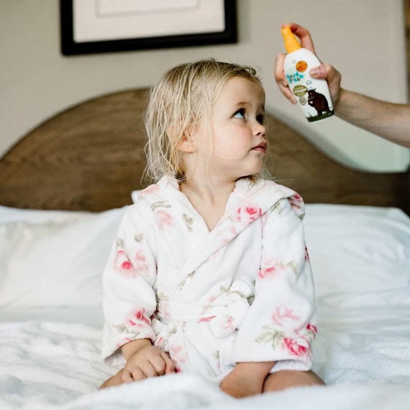 Kammimist hõlbustav pusasprei lastele juuste siluja