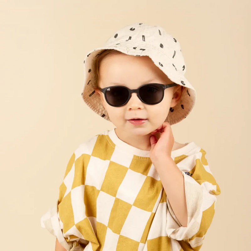 Kietla Wazz kruvideta ja 100% purunematu raamiga, kõrgema 3-kategooria kaitsega päikeseprillid lastele 2-4 aastat, must