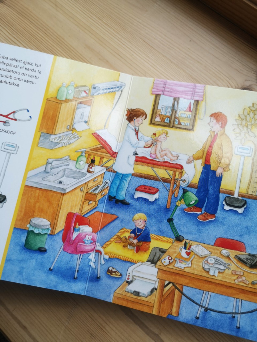 "Otsi ja uudista! Lapse maailm!" realistliku sisuga raamat papplehtedega kõvade lehtedega