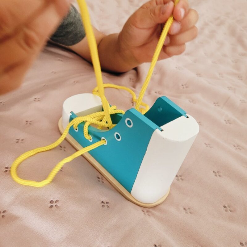 Kingapaelte sidumismäng