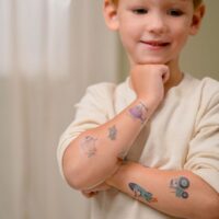 Little dutch ajutised tätoveeringud Tätoveeringute komplekt "Jim & sõbrad" kleepsud nahale ohutud