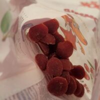 Lotte puuviljakommid looduslike suhkrutega, kirsimaitseline puuviljasuhkrutega lastele kummikommid snäkid tervislikumad vahepala Lotte puuviljakommid looduslike suhkrutega, kirsimaitseline puuviljasuhkrutega lastele kummikommid snäkid tervislikumad vahepala