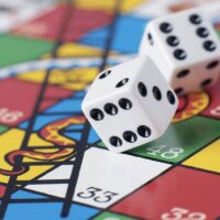 lauamäng ussid redelil ludo lauamängude komplekt