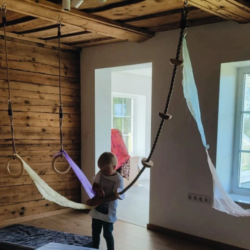 Kangast värviline rätik