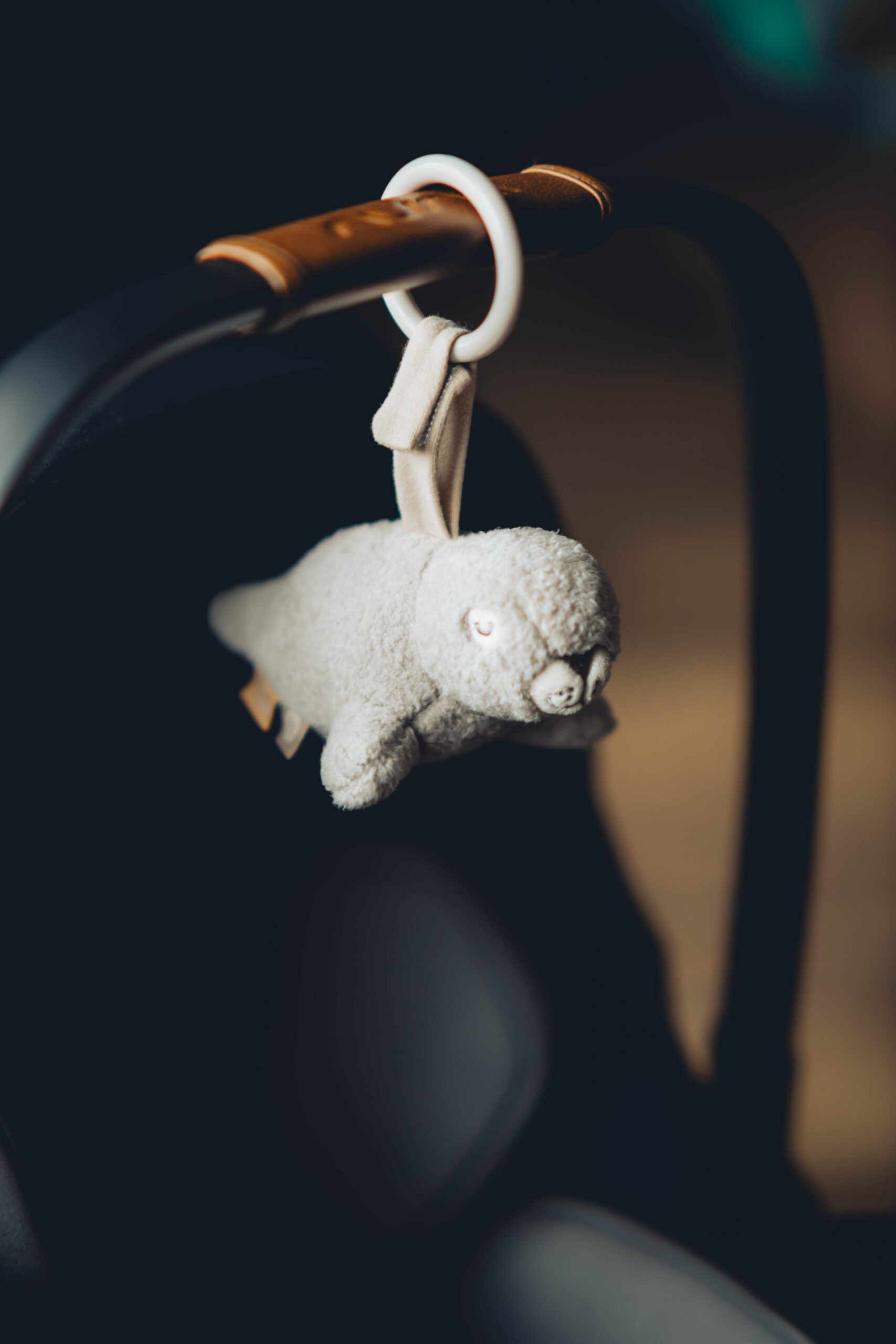 riputatav mänguasi vankrimänguasi õhukarussell ohutu kaisukas beebile lapsele