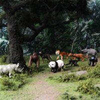realistlikud loomafiguurid ohustatud liigid maal panda elevant ninasarvik