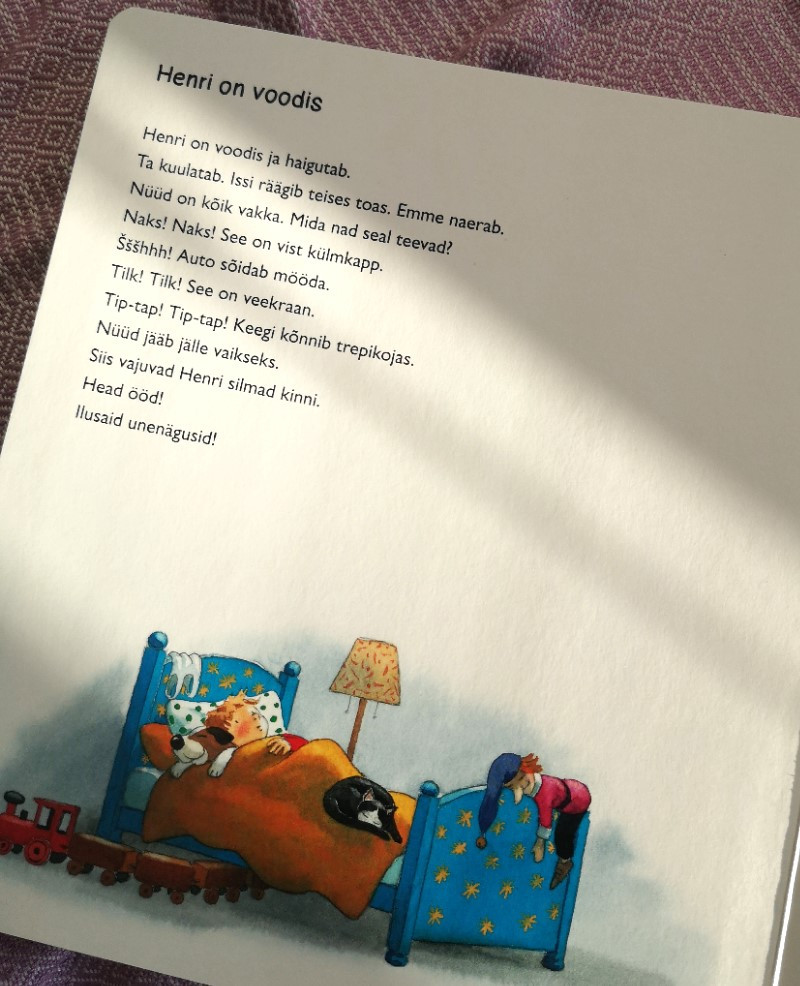 pappraamat kõvade lehtedega raamat maga magusasti unejutud lastele luuletused katsikukingitus