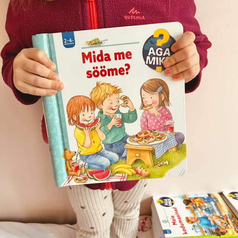 Klapiraamat "Mida me sööme?"