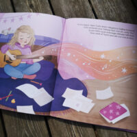 väikesed inimesed suured unistused raamatusari realistlik raamat montessori päris elu elulugu taylor swift swifties