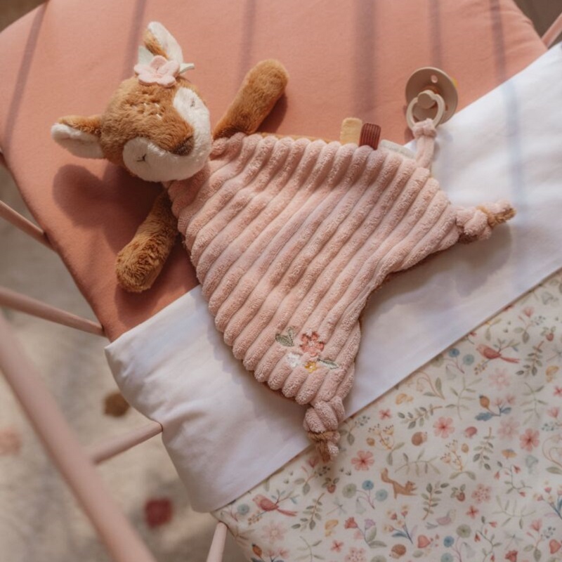 little dutch krõbisev sensoorne kaisulapp kaisuloom kaisukas kaisuhirveke hirv pehme mänguasi lutihoidja