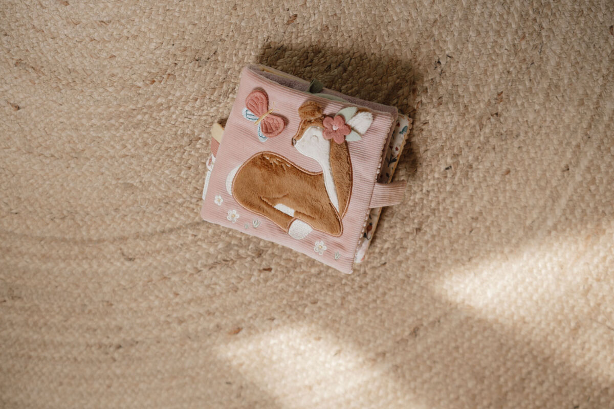 sensoorne pehme mänguraamat tegeleusraamat katsu ja tunne beebiraamat pehmete lehtedega little dutch