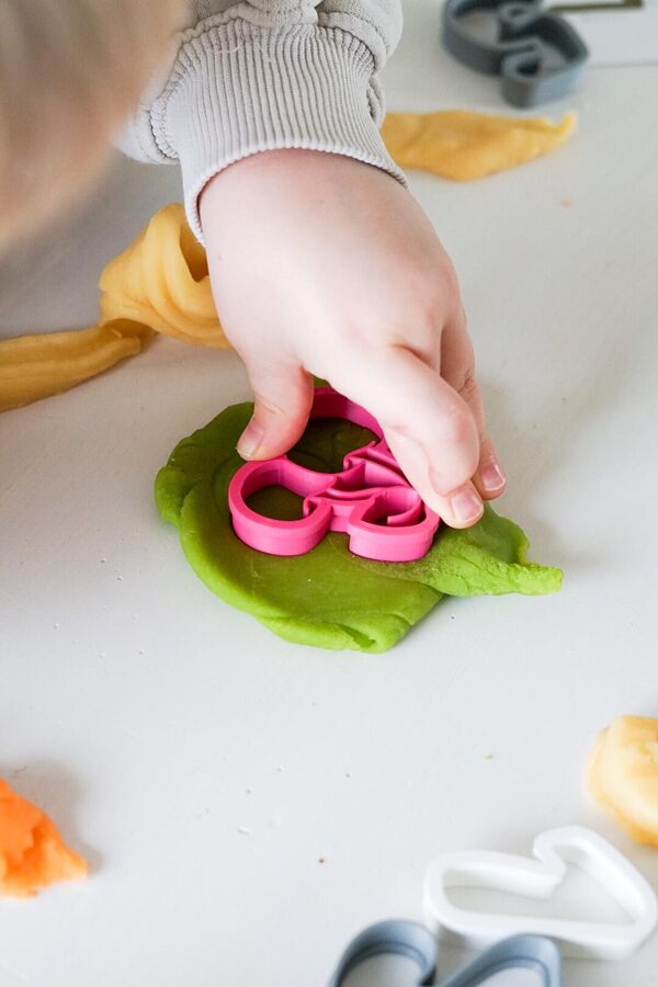 MICI looduslik naturaalne ohutu plastiliin lastele jõulud punane kollane roheline käsitöö kingiidee lapsele MICI looduslik naturaalne ohutu plastiliin lastele jõulud punane kollane roheline käsitöö kingiidee lapsele