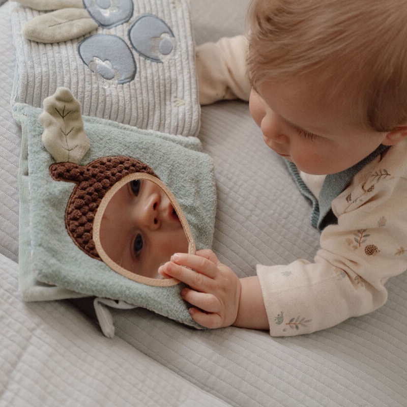 sensoorne pehme mänguraamat tegeleusraamat katsu ja tunne beebiraamat pehmete lehtedega little dutch