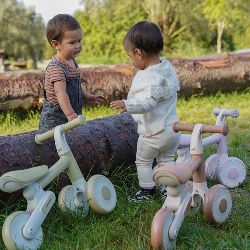 Little Dutch jooksuratas – stiilne ja kerge tasakaaluratas lastele