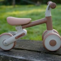 Little Dutch jooksuratas – stiilne ja kerge tasakaaluratas lastele