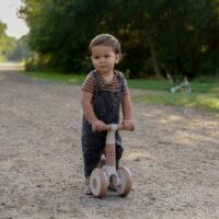 Little Dutch jooksuratas – stiilne ja kerge tasakaaluratas lastele