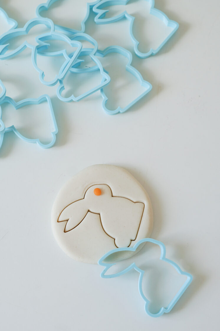 Lastele sobivas suuruses MICI vorm – ideaalne voolimismassi, taigna või liivaga mängimiseks