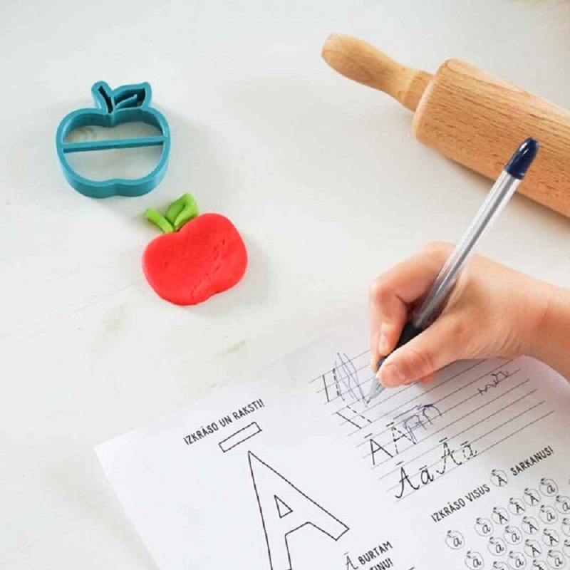 Lastele sobivas suuruses MICI vorm – ideaalne voolimismassi, taigna või liivaga mängimiseks