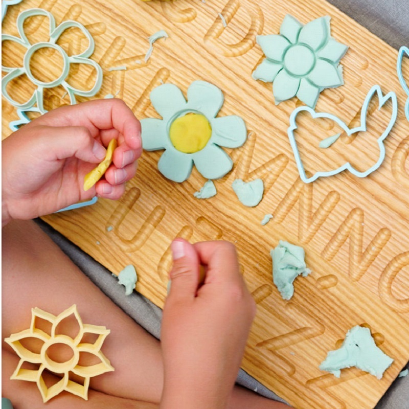 Lastele sobivas suuruses MICI vorm – ideaalne voolimismassi, taigna või liivaga mängimiseks