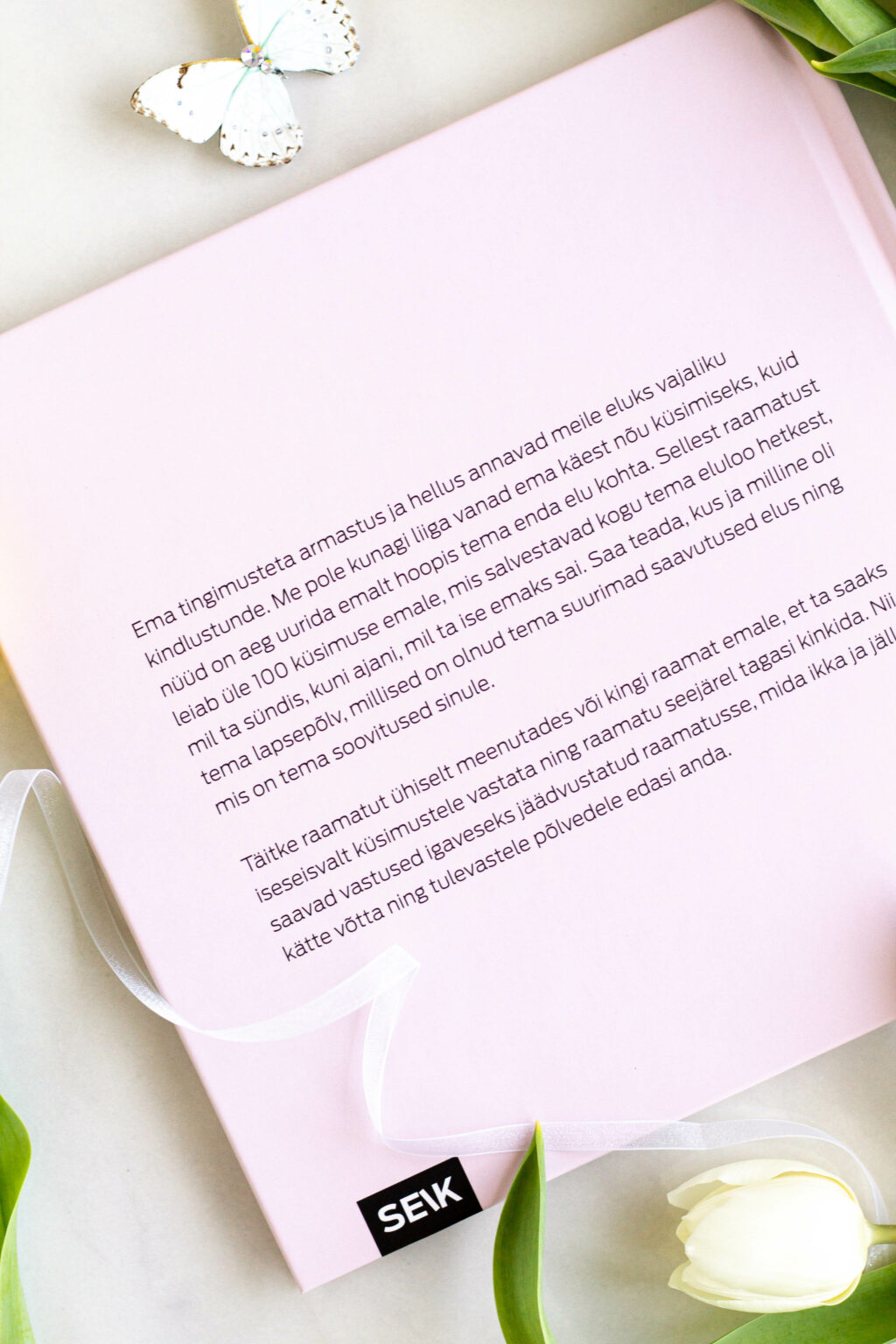 ise täidetav mälestusteraamat – üle 100 küsimuse ema elu jäädvustamiseks