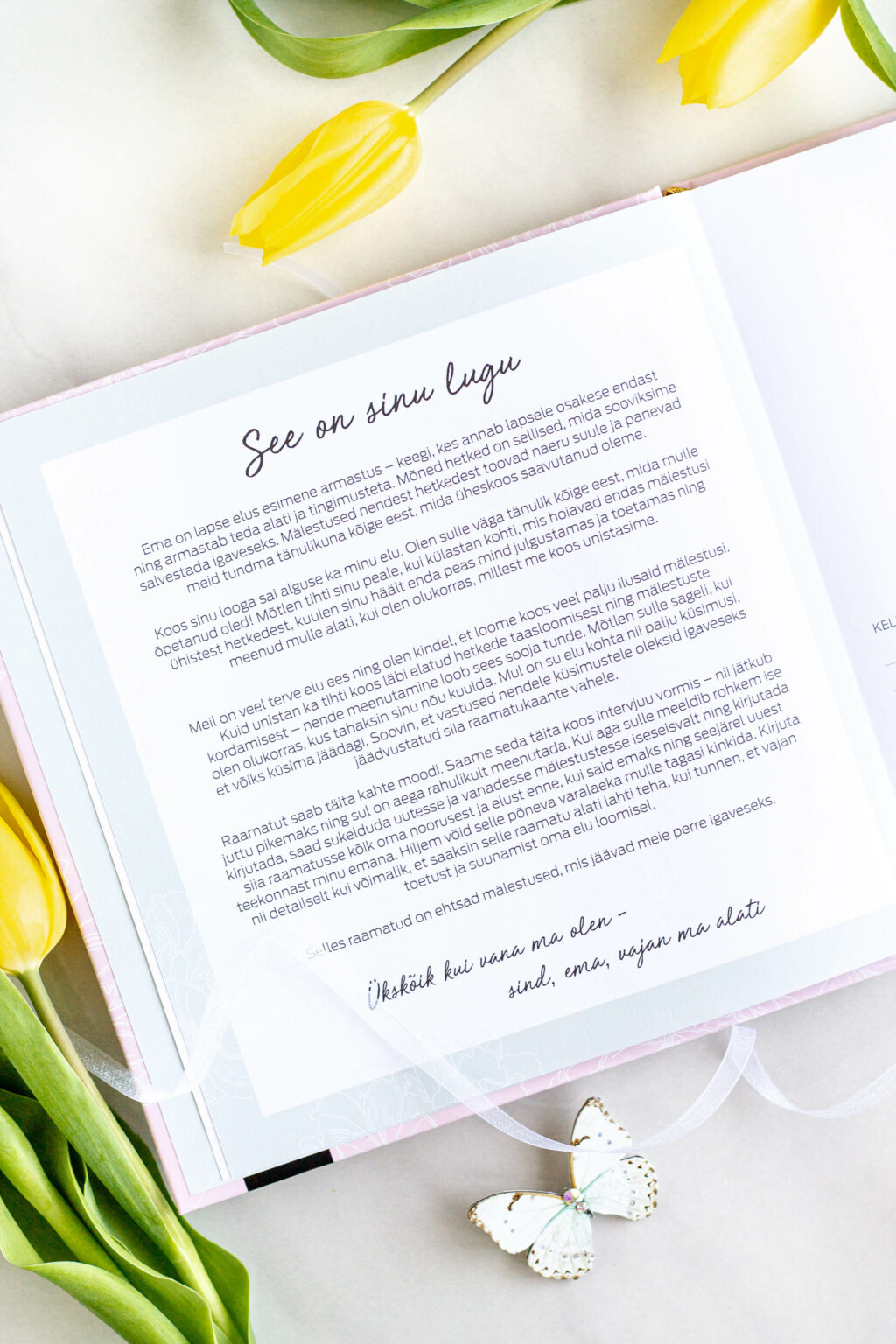 ise täidetav mälestusteraamat – üle 100 küsimuse ema elu jäädvustamiseks