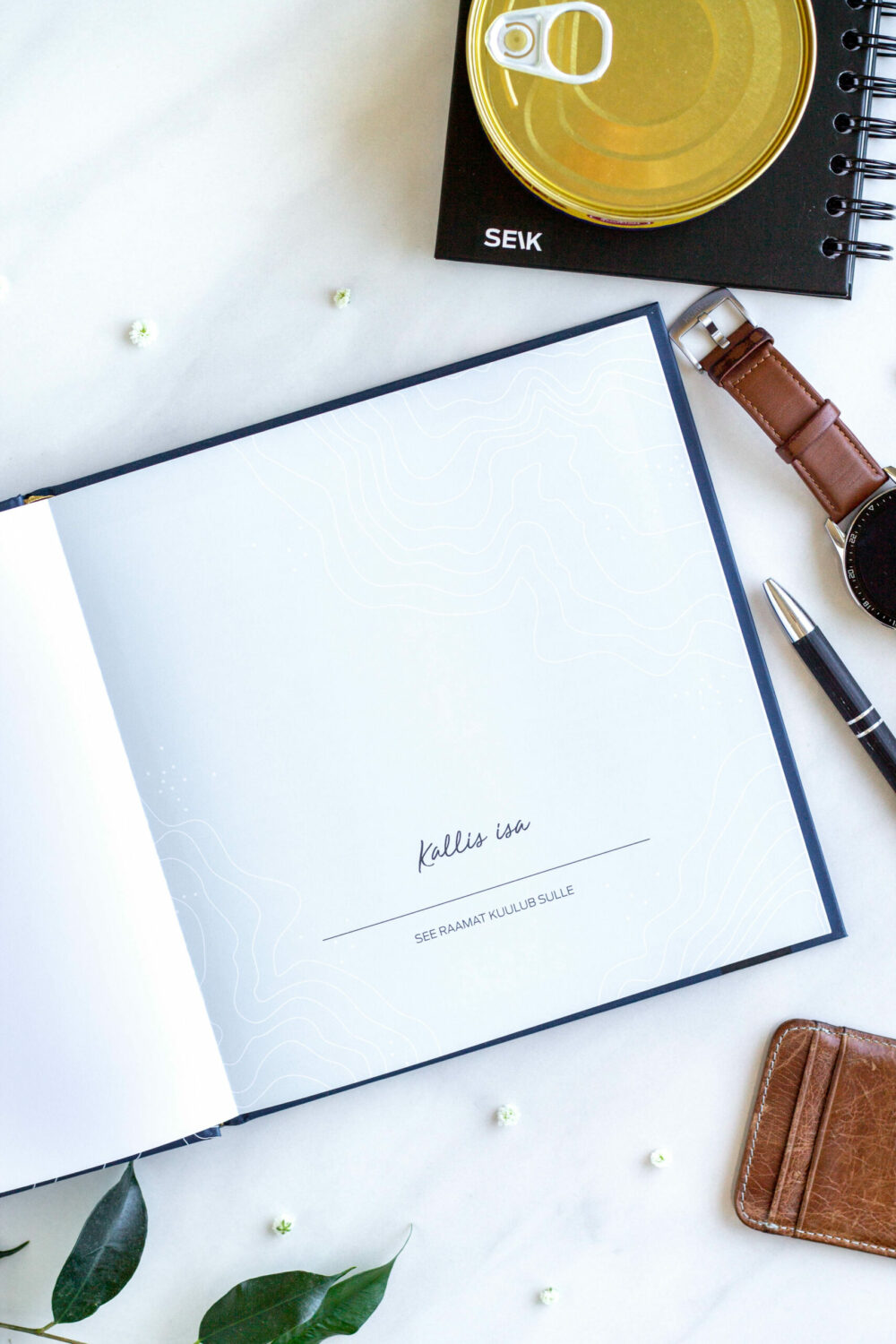 ise täidetav mälestusteraamat – üle 100 küsimuse isa elu jäädvustamiseks