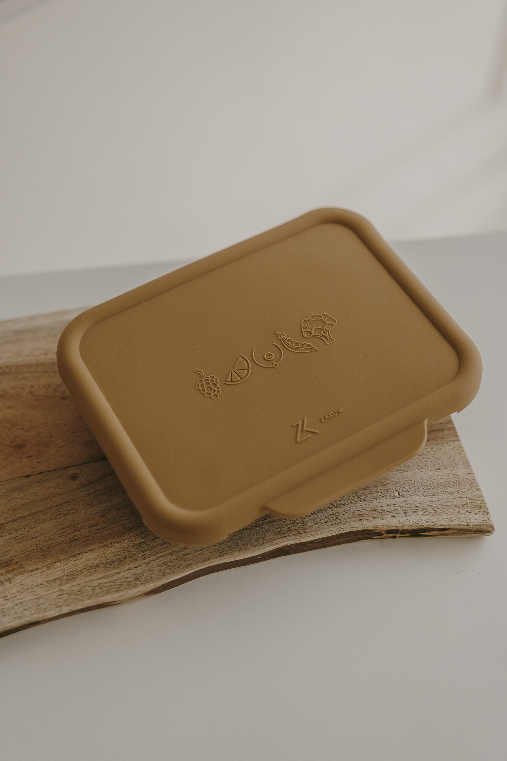 Zakuw silikoonist jäävorm kaanega – ideaalne külmutatud püree ja rinnapiima jaoks.