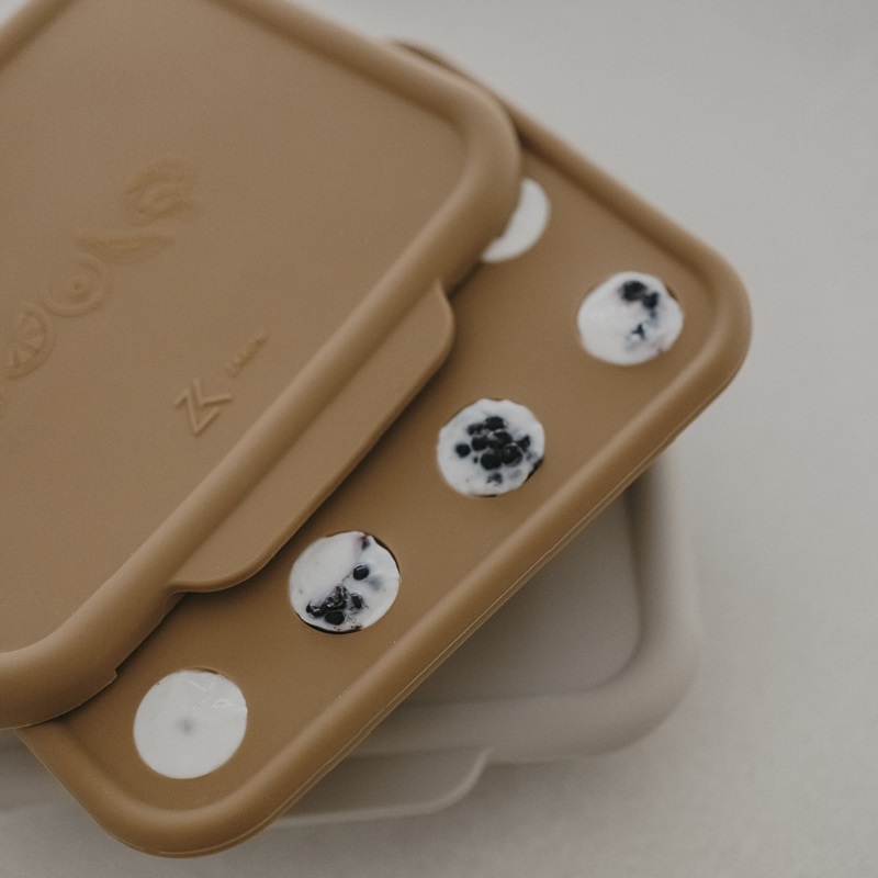 Zakuw silikoonist jäävorm kaanega – ideaalne külmutatud püree ja rinnapiima jaoks.