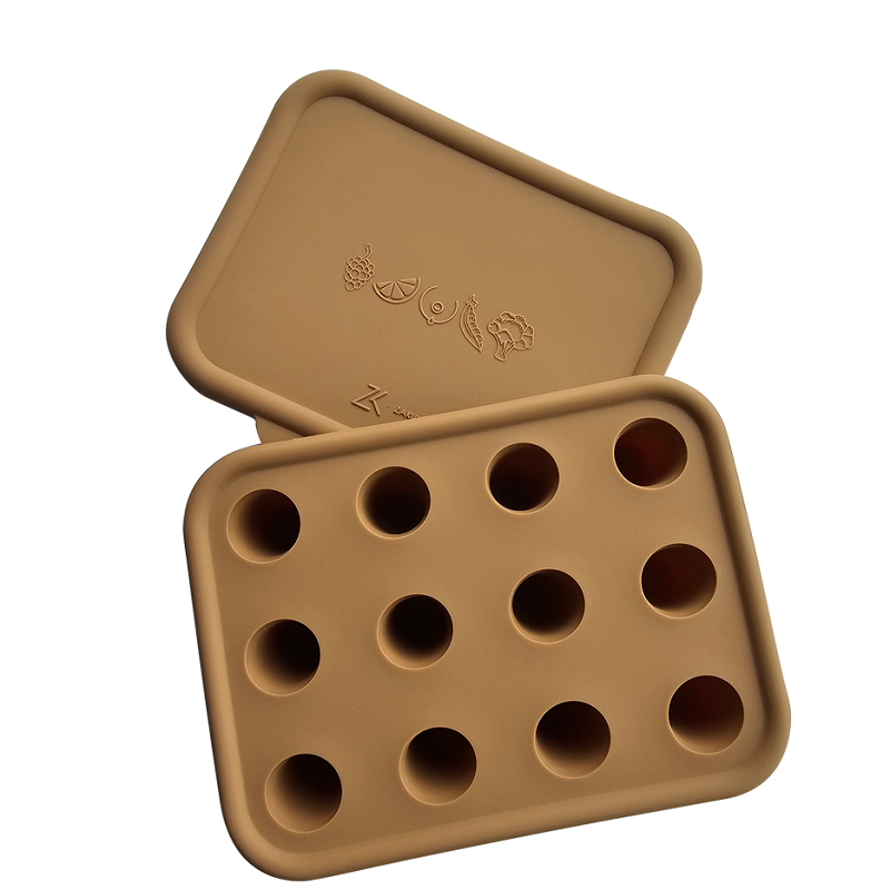 Zakuw silikoonist jäävorm kaanega – ideaalne külmutatud püree ja rinnapiima jaoks.