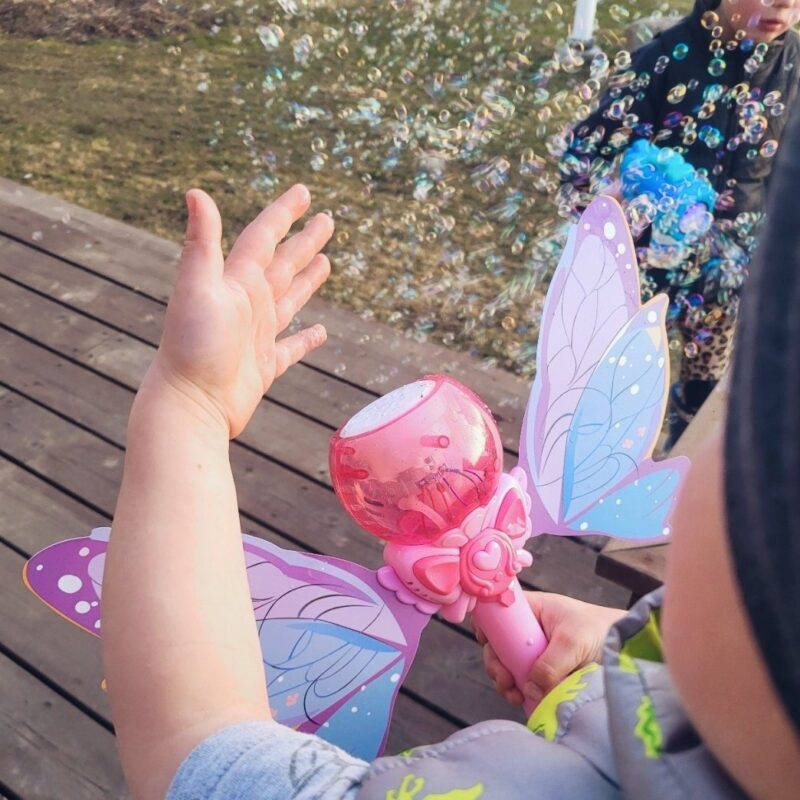 Valgusega mullipüstol "Liblika võlukepp" + 100ml mullivedelik