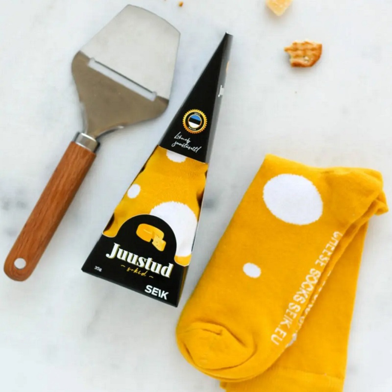 Sokid kinkepakendis Eesti Juust – lõbus kingiidee