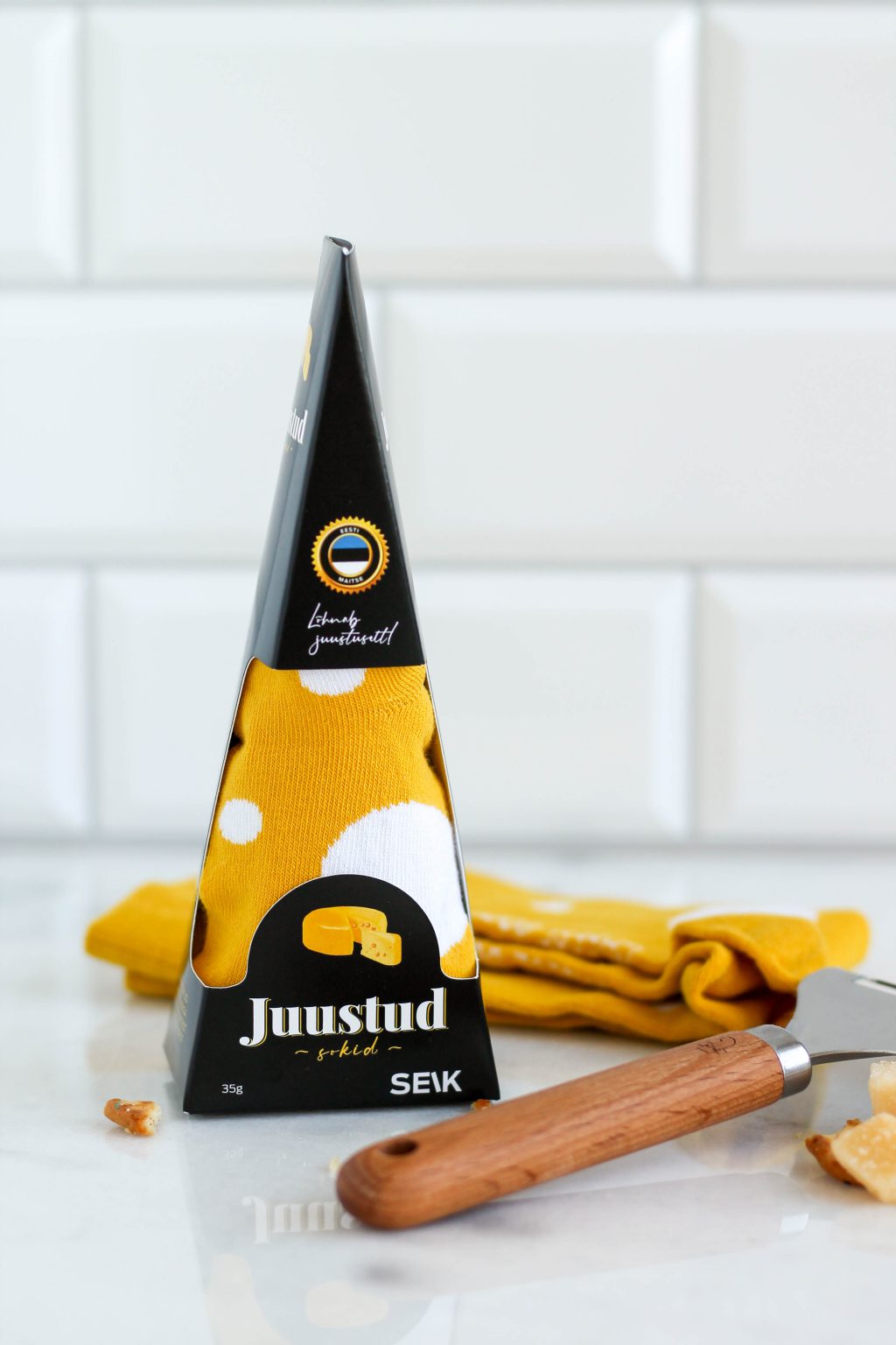 Sokid kinkepakendis Eesti Juust – lõbus kingiidee