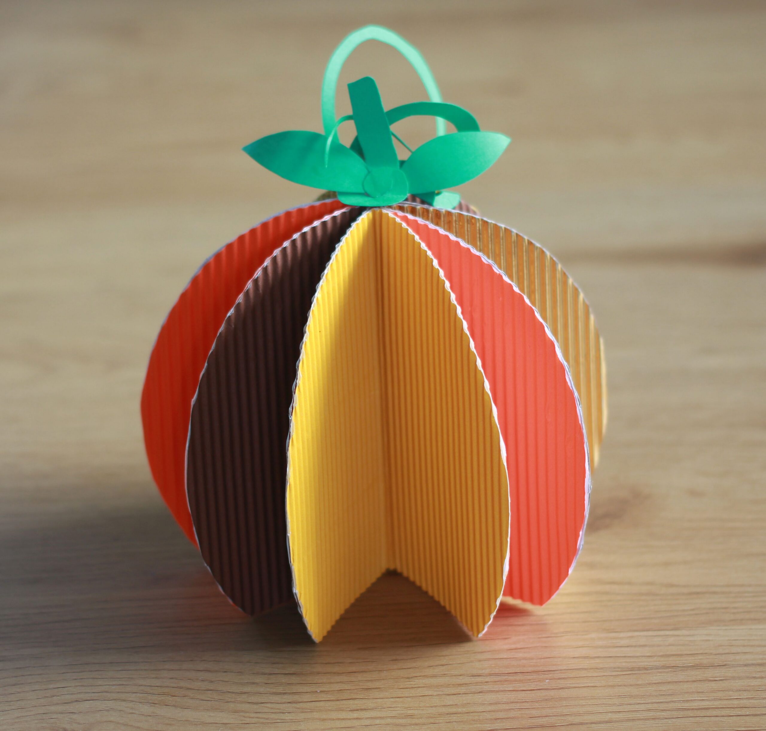 Lainepapist käsitööpaber 10 A4 lehte erksates värvides