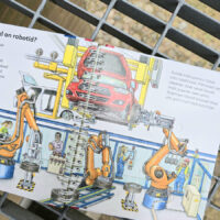 „Aga miks? Robotid“ – klappidega raamat lastele