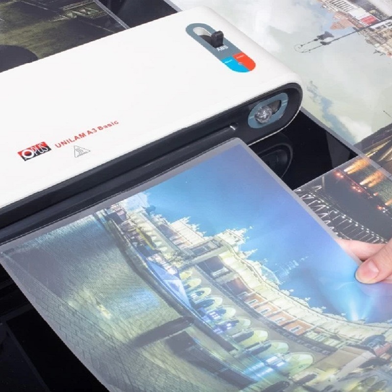 Läikiv lamineerimiskile laminaatoriga kiletamiseks ja kasutuseks