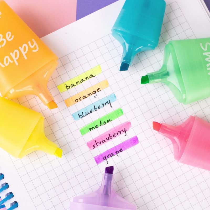 Kahevärviline mahlajää tekstimarker puuviljalõhnaga