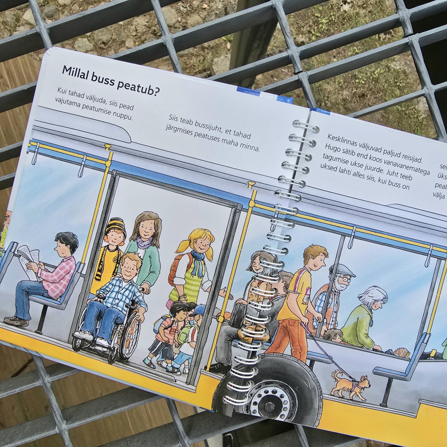 klapiraamat bussi ja rongiga sõitmise teemal lasteraamat liiklemise ja transpordi õppimiseks