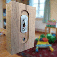 Puidust Montessori õhukarusselli hoidja