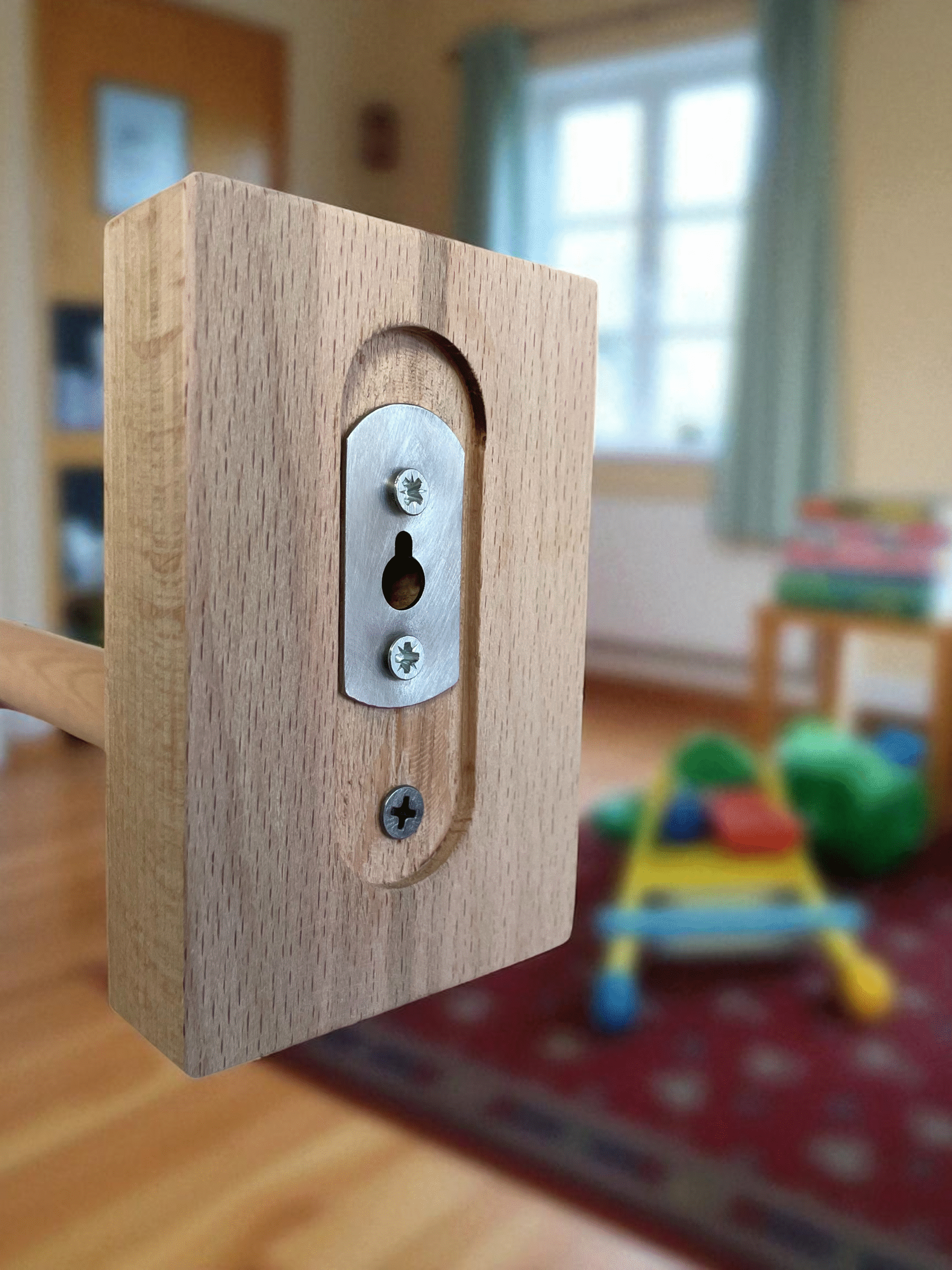 Puidust Montessori õhukarusselli hoidja