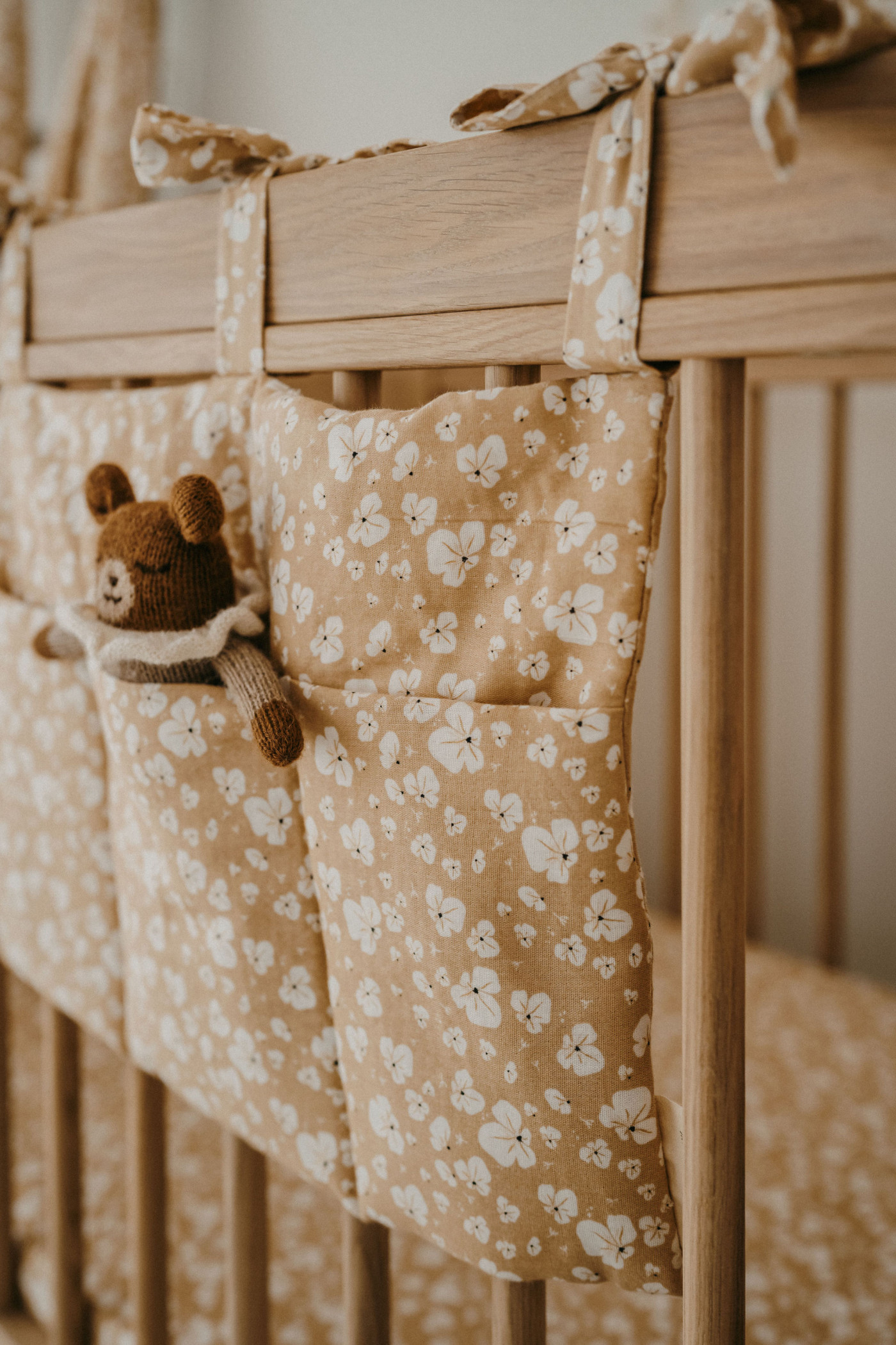 pehme musliinkangast voodiorganiseerija Zakuw beebivoodi külge kinnitatav asjade organiseerija