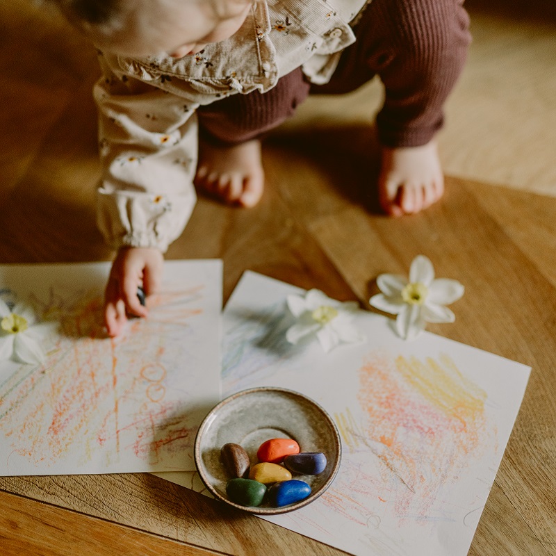 jõulupakk lastele Crayon Rocks kriitide ja Lotte kommidega