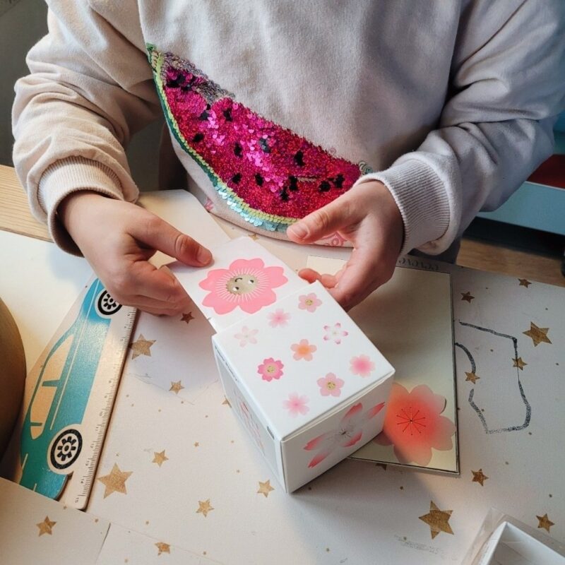 Lillekujulised suured kleepsud, 120 tk