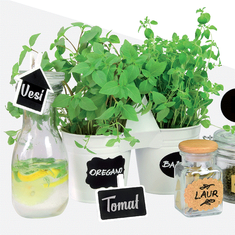 Kleebitavad kriiditahvli pinnaga etiketid – ideaalne purkide, pudelite ja hoiukastide märgistamiseks.