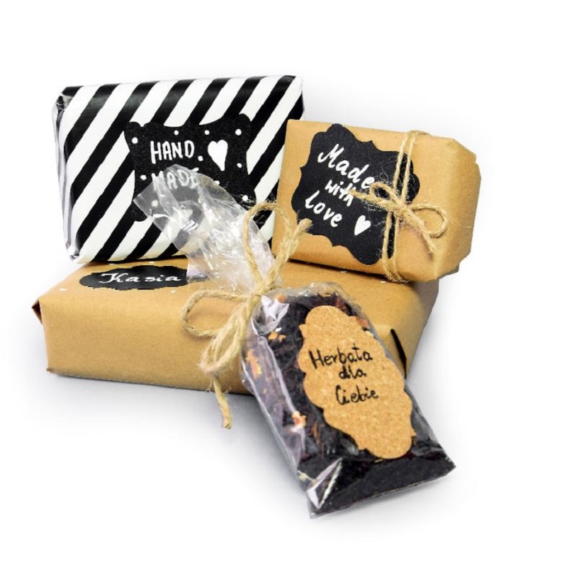 Kleebitavad kriiditahvli pinnaga etiketid – ideaalne purkide, pudelite ja hoiukastide märgistamiseks.