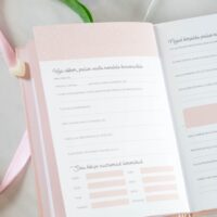 Lõbus ja kaasaegne täidetav sõbrapäevik – küsimused, harjutused ja mälestused.