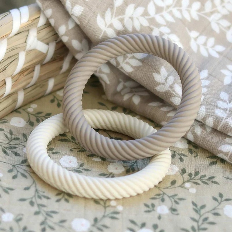 Silikoonist närimisrõngad – ideaalne valu ja sügeluse leevendamiseks beebide igemetele.