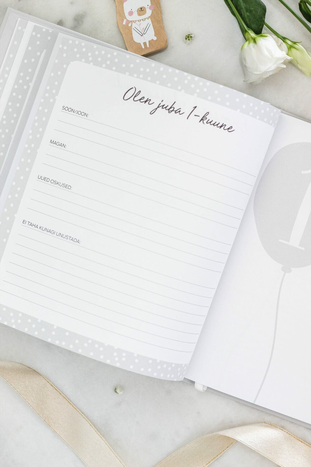 Beebiraamat „Minu Esimesed Aastad“ – täidetav mälestusteraamat lapse esimeste hetkede jäädvustamiseks